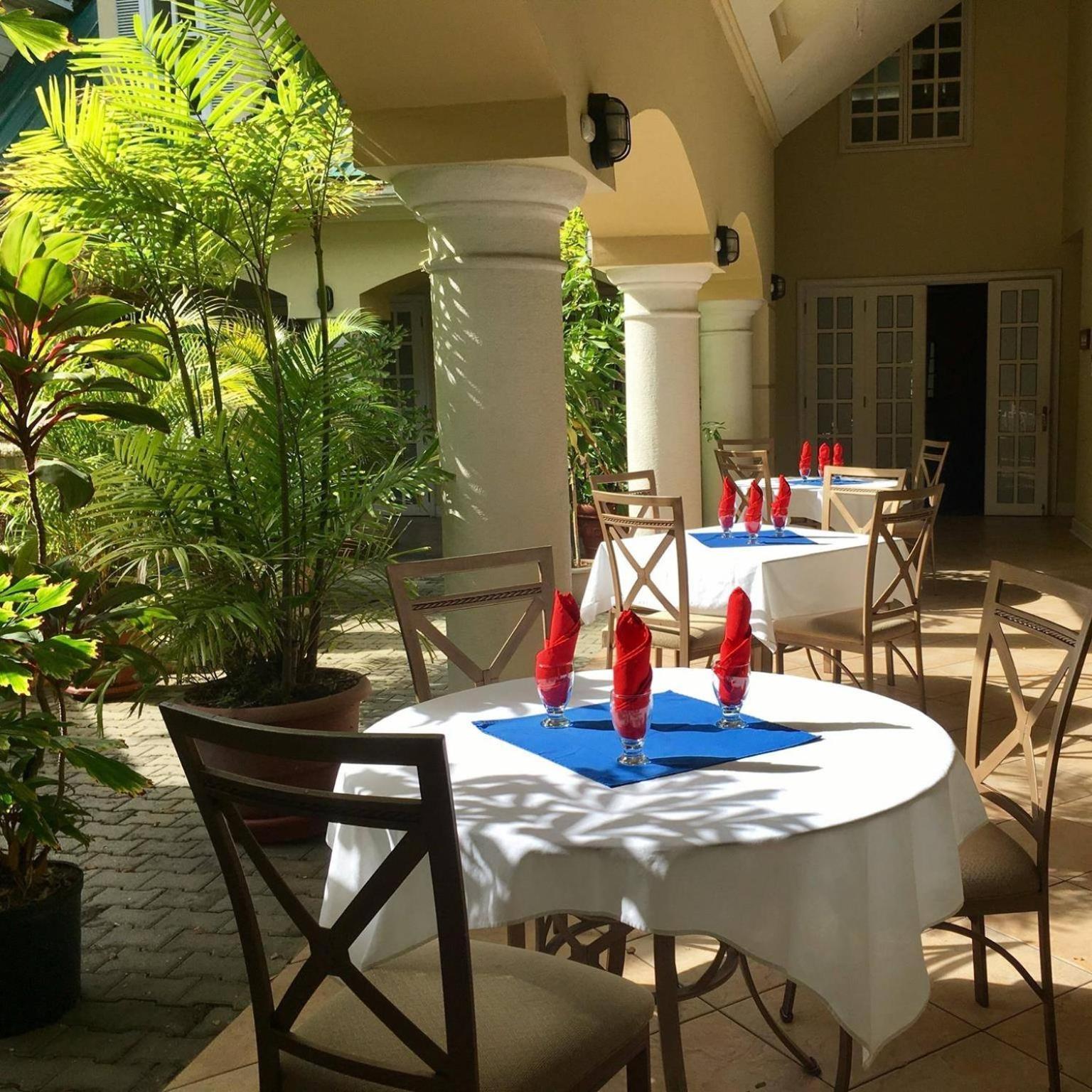 The Royal Hotel San Fernando Exterior photo